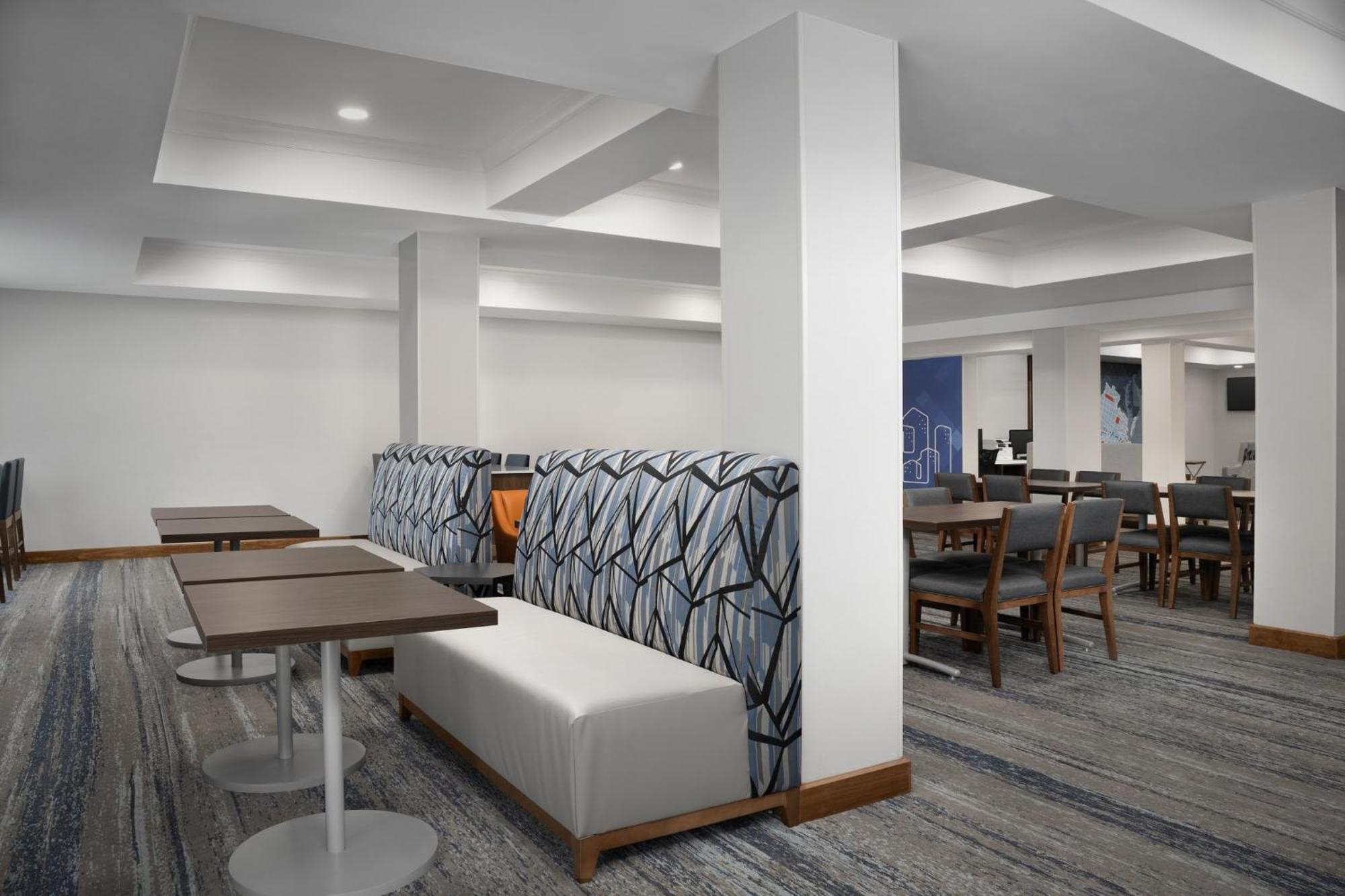 Holiday Inn Express & Suites Alexandria - Fort Belvoir By Ihg Exterior foto