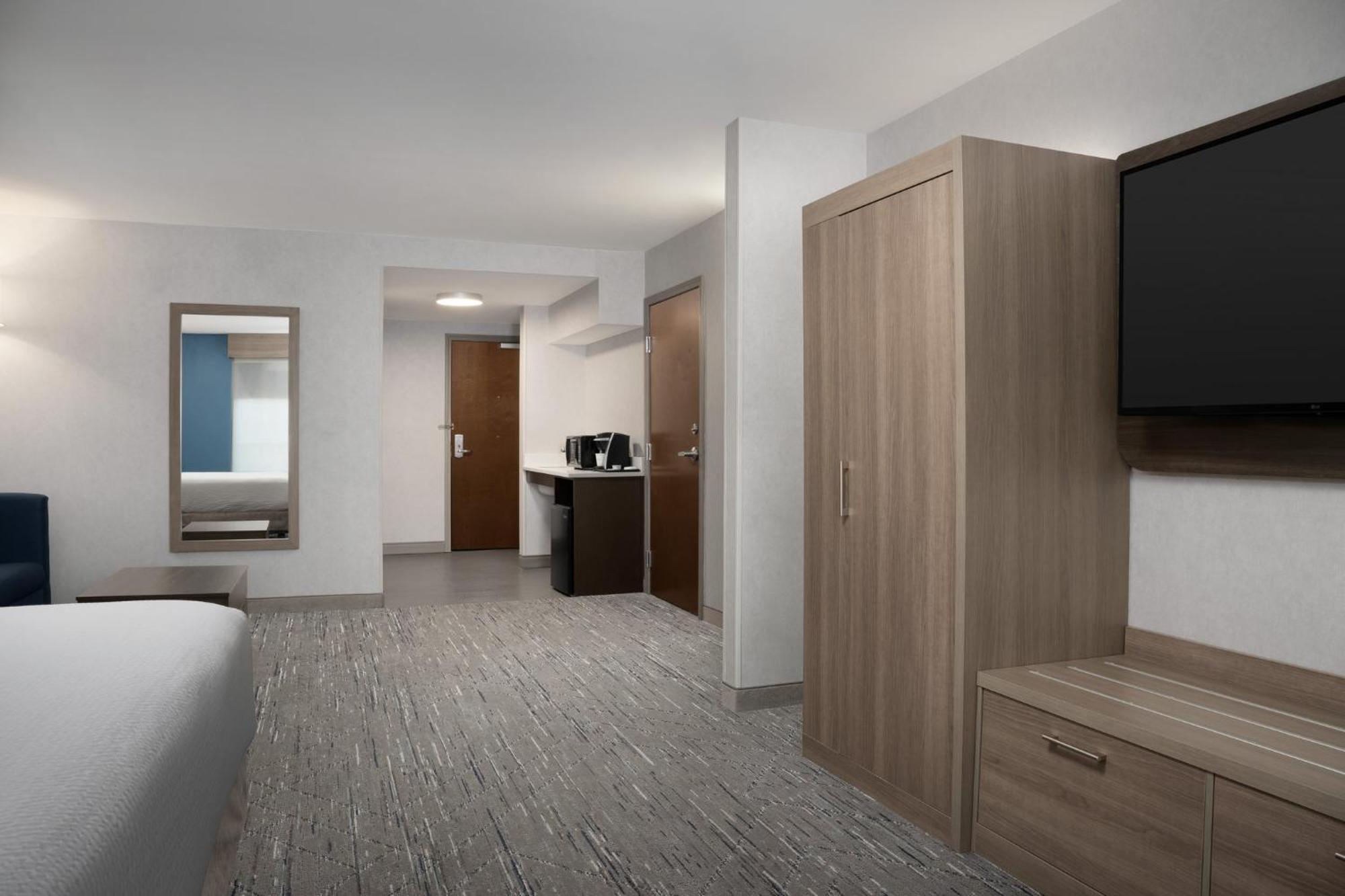 Holiday Inn Express & Suites Alexandria - Fort Belvoir By Ihg Exterior foto