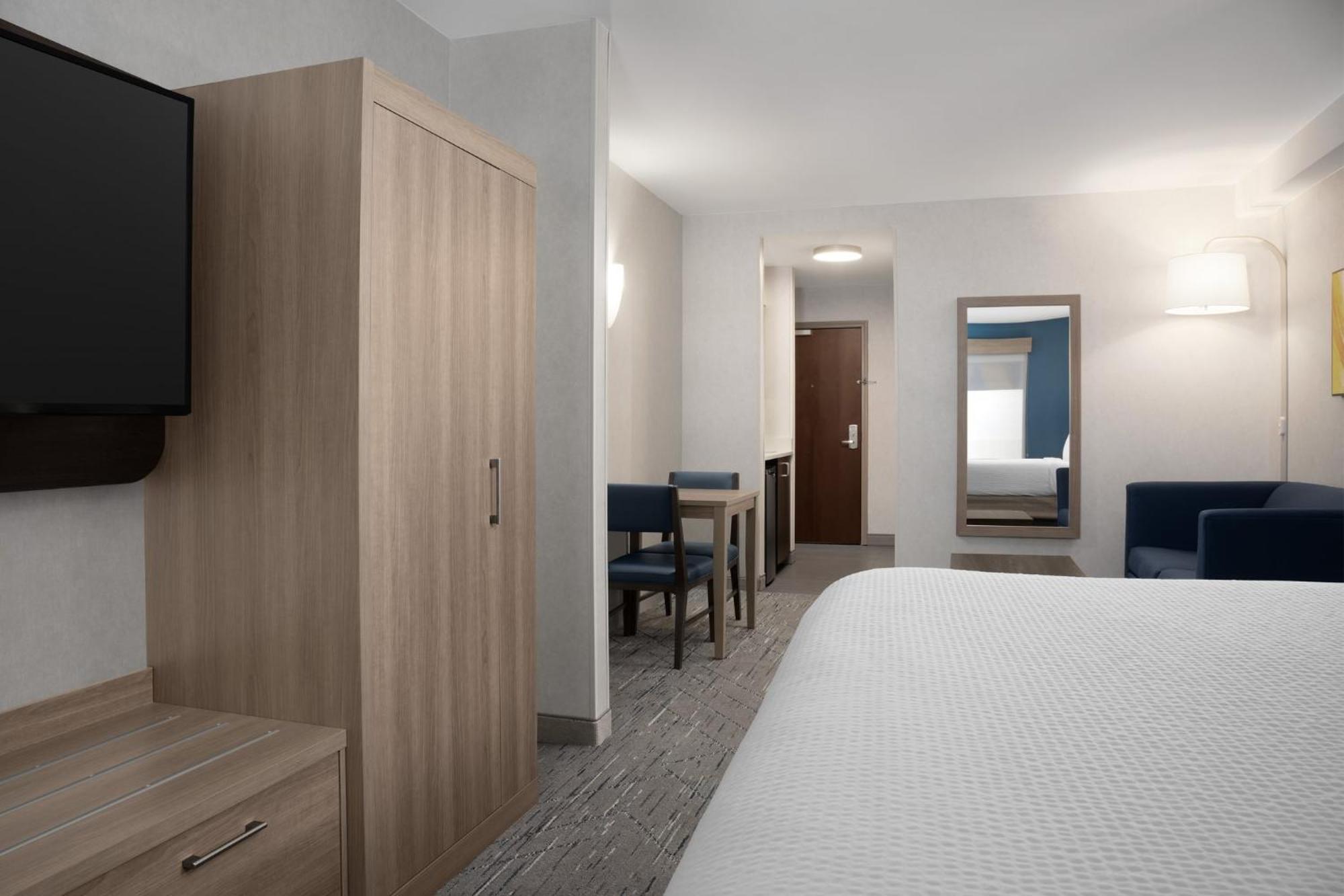 Holiday Inn Express & Suites Alexandria - Fort Belvoir By Ihg Exterior foto